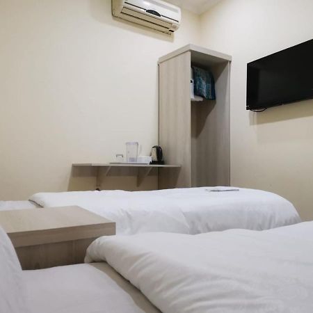 Hotel Nusantara Indah Syariah Jacarta Exterior foto