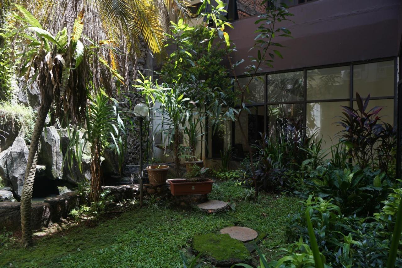 Hotel Nusantara Indah Syariah Jacarta Exterior foto