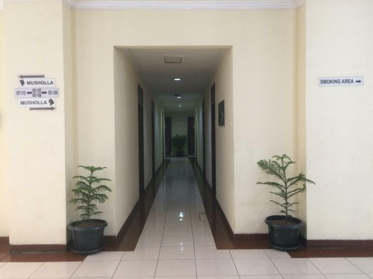 Hotel Nusantara Indah Syariah Jacarta Exterior foto