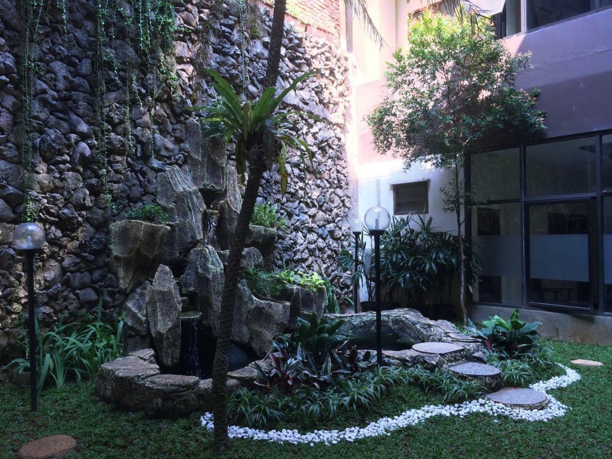 Hotel Nusantara Indah Syariah Jacarta Exterior foto