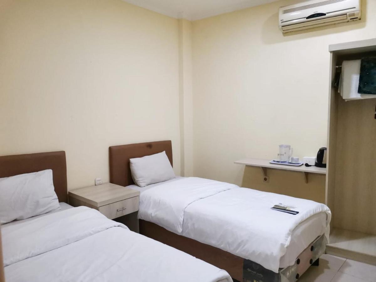 Hotel Nusantara Indah Syariah Jacarta Exterior foto