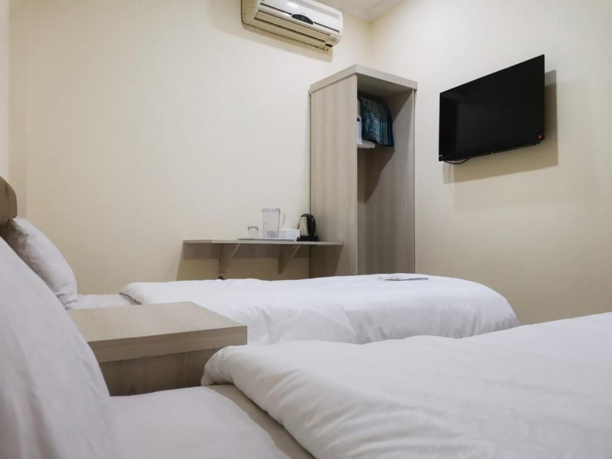 Hotel Nusantara Indah Syariah Jacarta Exterior foto
